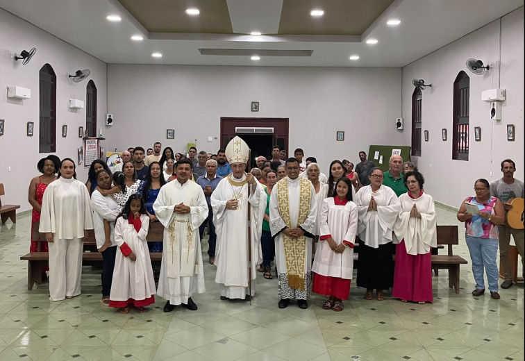 Dom Jesus Maria preside posse de novo administrador da Área pastoral missionaria São João Batista, na vila Sudoeste.